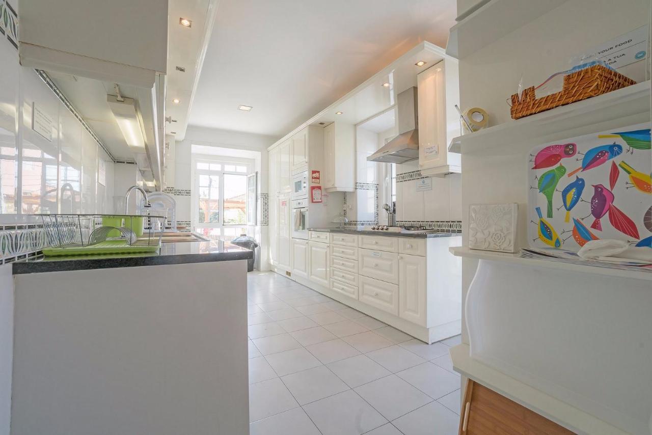 Impact Beach House เอสตอริล ภายนอก รูปภาพ